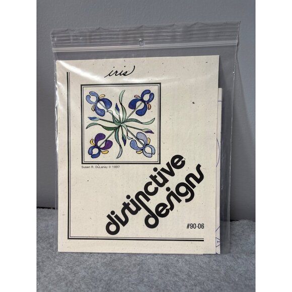 Iris Appliqué Pattern by Distinctive Designs #90-06 Susan R. DuLaney 1997 Quilt - Picture 4 of 5